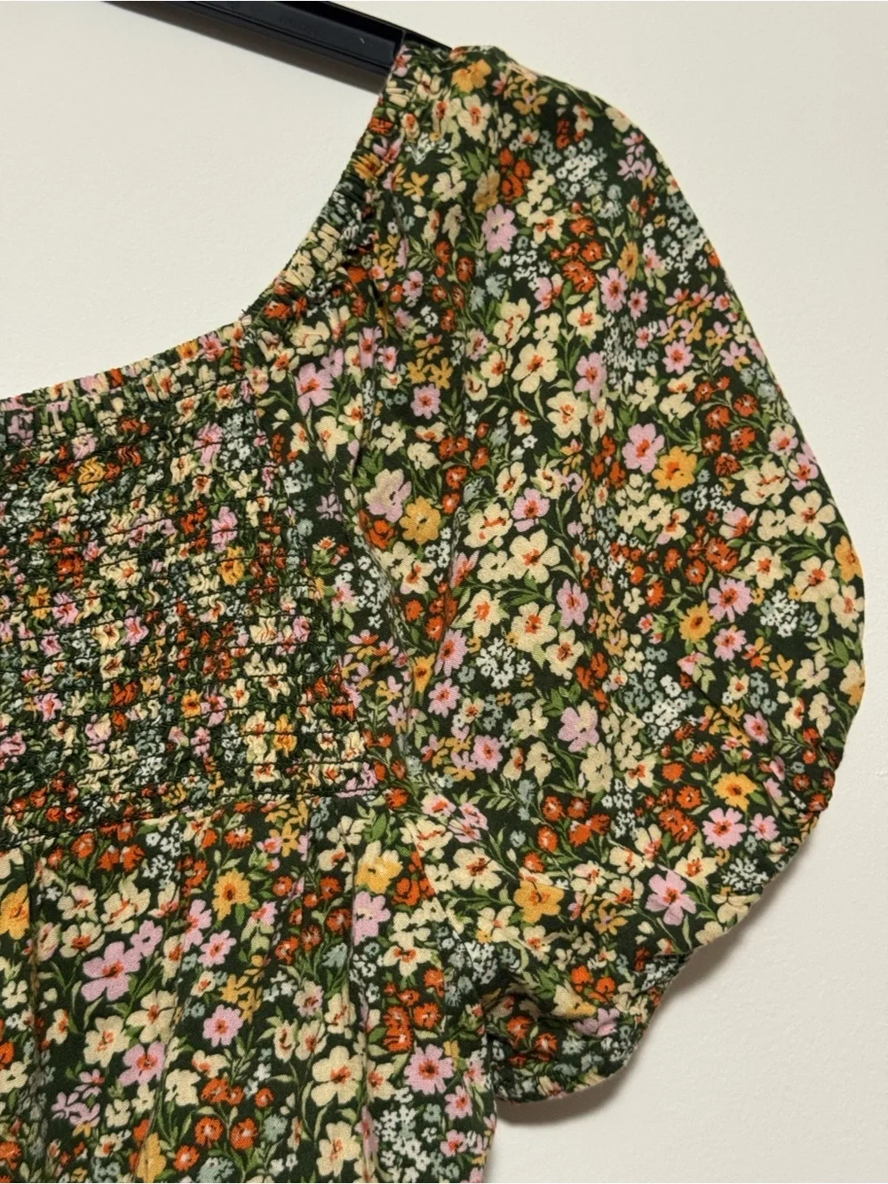 Old Navy Green Floral Print Square-Neck Smocked Blouse, Flutter Sleeve. SZ. M